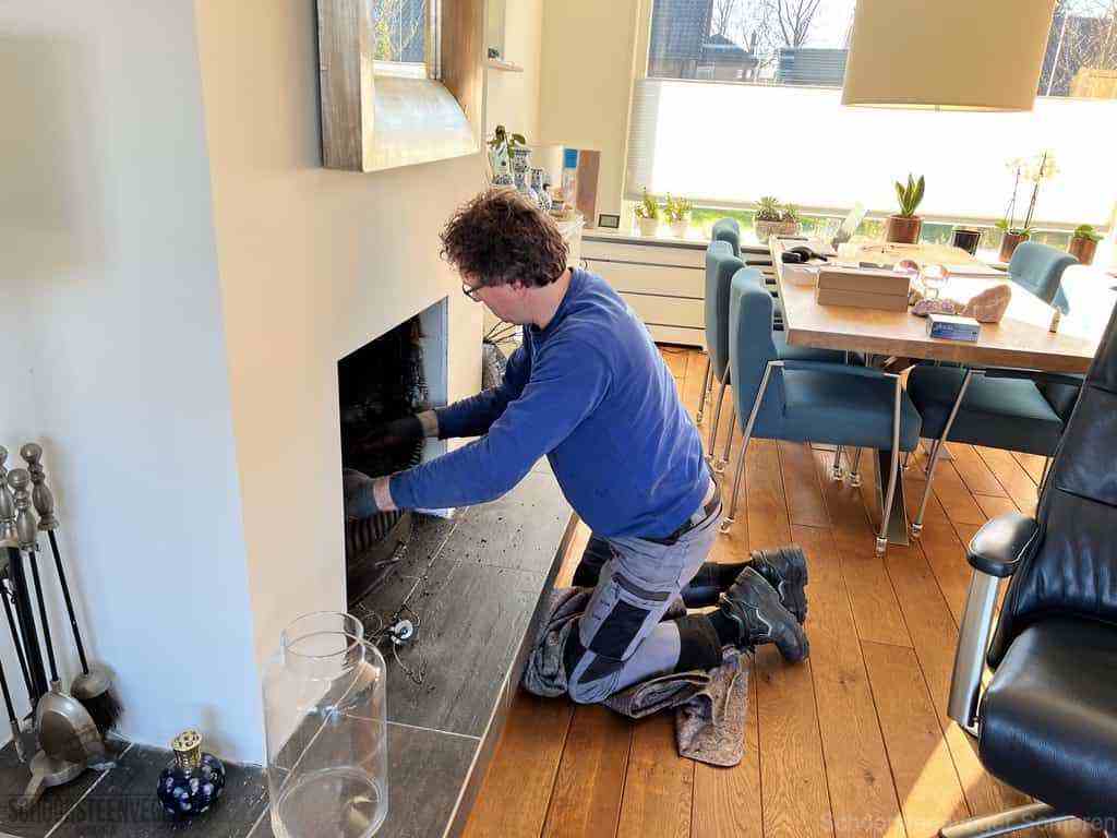 Schouwveger Someren kleed schoorsteenreiniger Schouwveger Someren kleed schoorsteenreiniger